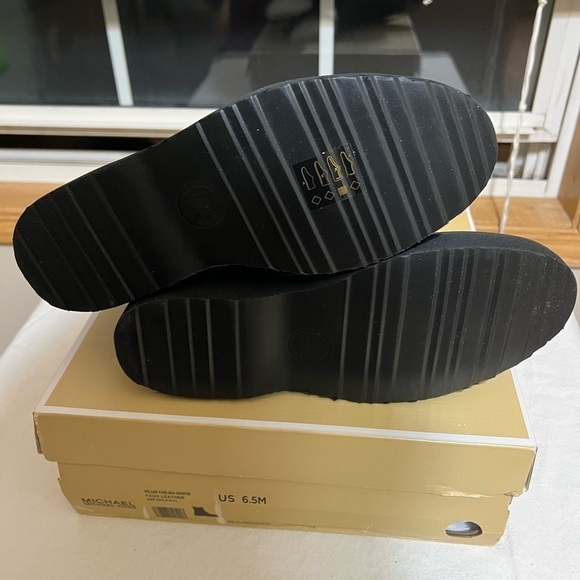 Michael Kors Miller Chelsea boot black w/signature brown side panels sz 6.5 NIB - Picture 4 of 6